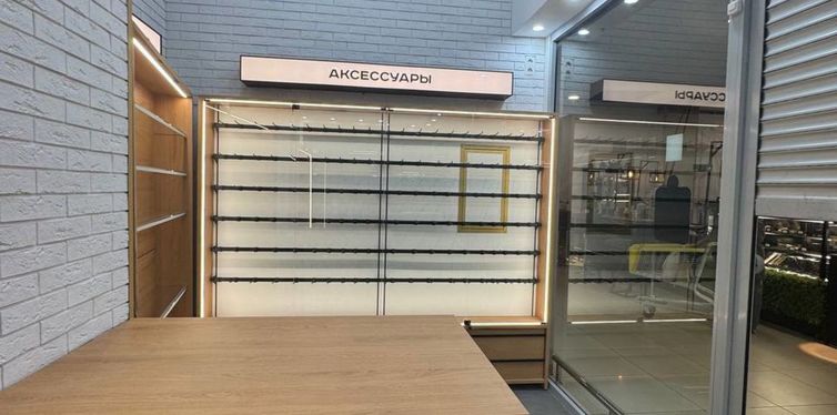 Фото: торговое оборудование салон телефонов и аксессуаров, №4
